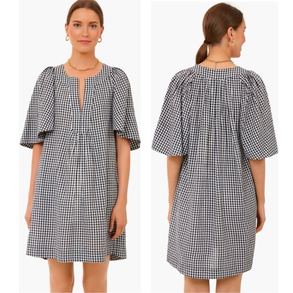 Pomander Place Dresses & Skirts - Pomander Place Finley Flutter Sleeve Dress in black and white gingham size Med